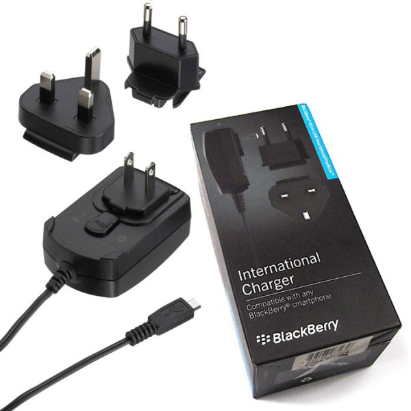 CARICATORE DA RETE 700mAh ORIGINALE BLACKBERRY CON CONNETTORE MICRO USB + ADATTATORI (EU, UK, US) NERO ACC-18080-203